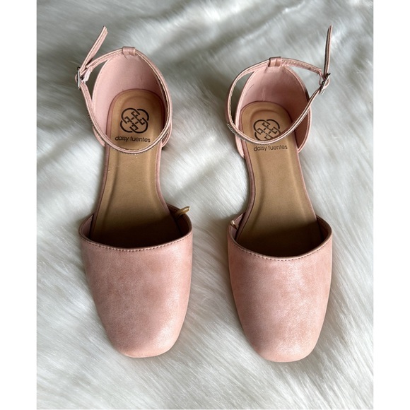 Daisy Fuentes Shoes - NEVER USED, Daisy Fuentes, ankle strap flats